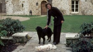 Ingrid Bergman and the dogs in Paris